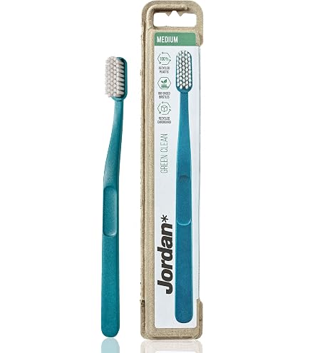 JORDAN GREEN CLEAN SOFT TOOTH BRUSH